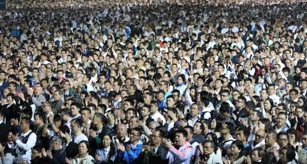 香港警察聚会4万人到场