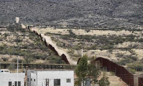  特朗普今将下令在美墨边境造墙